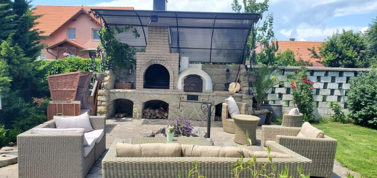 Villa Westfalia Guest House Tirgu Secuiesc Luaran gambar